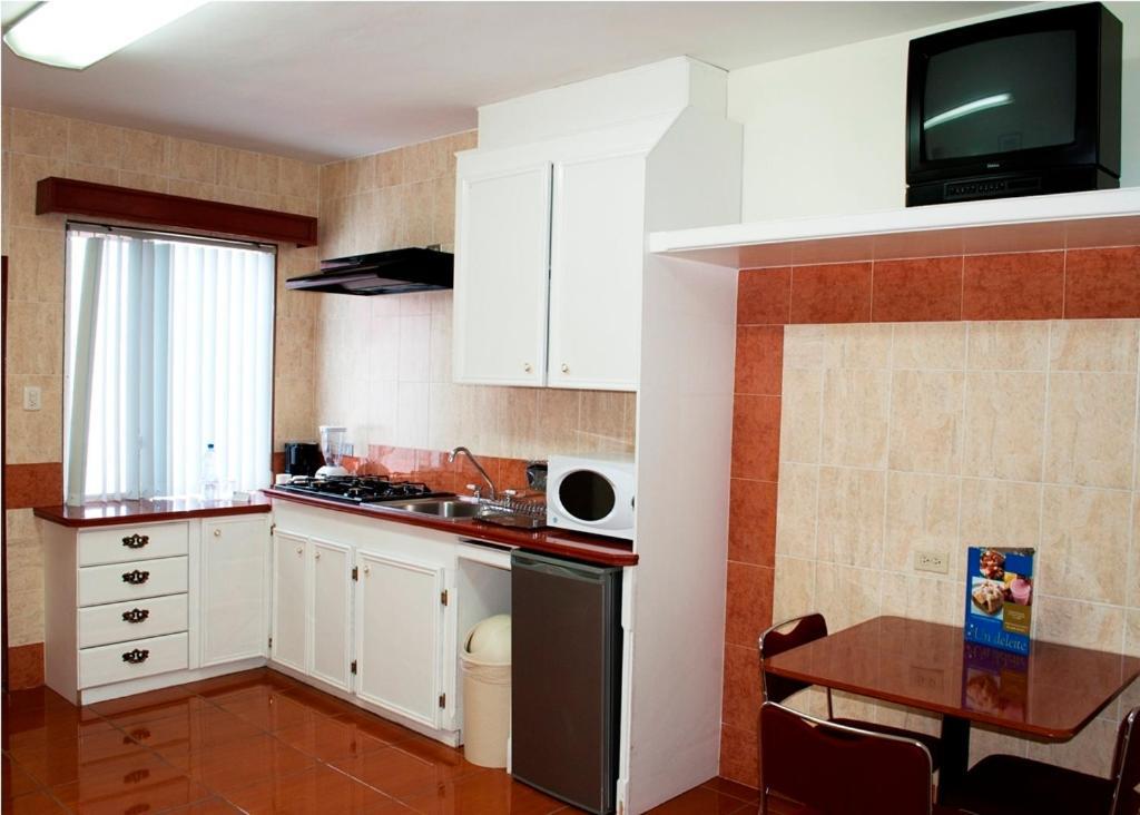 Hotel Marcella Clase Ejecutiva Морелия Экстерьер фото