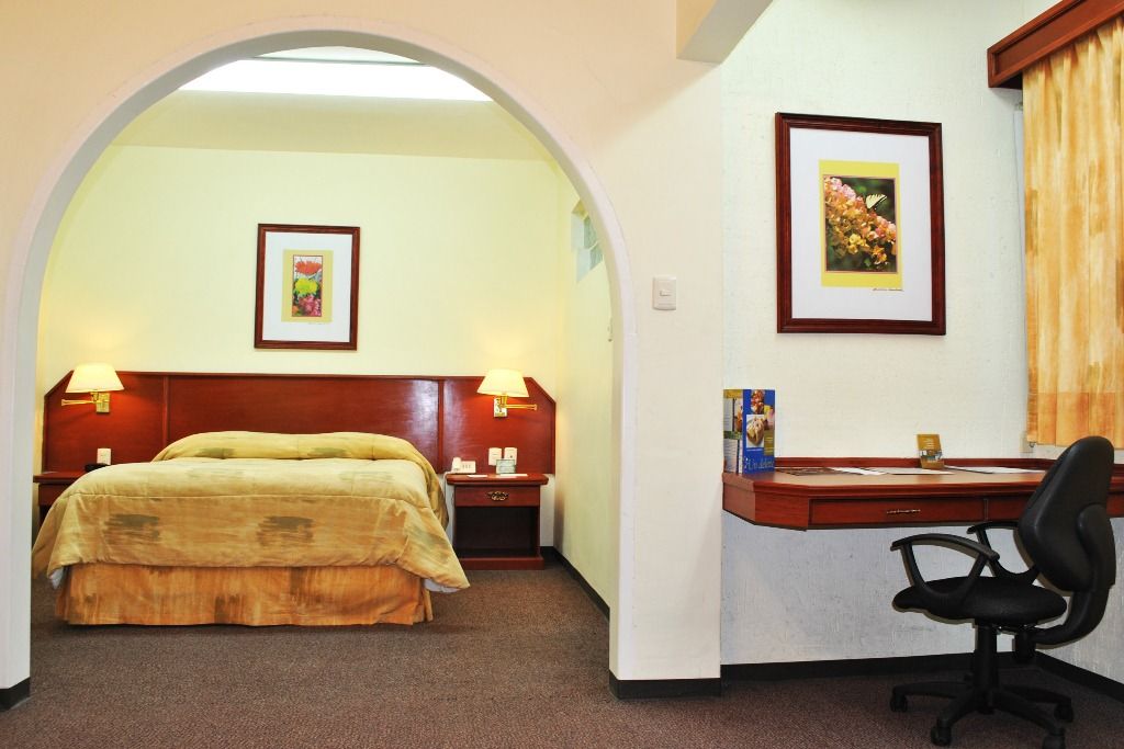 Hotel Marcella Clase Ejecutiva Морелия Экстерьер фото