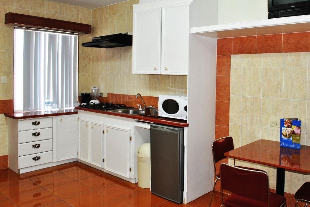 Hotel Marcella Clase Ejecutiva Морелия Экстерьер фото